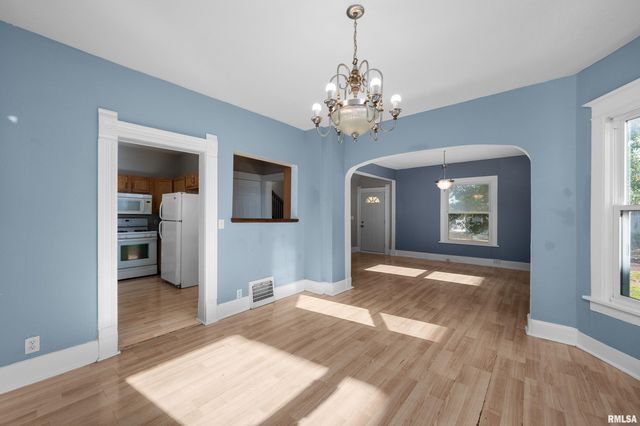 616 41ST Street, Rock Island, IL 61201