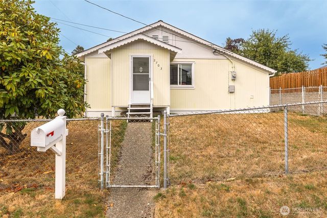 2703 Maple Street, Bremerton, WA 98310