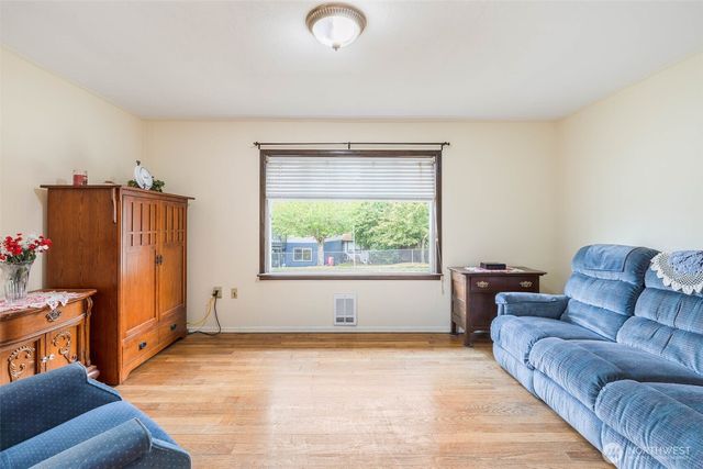 2703 Maple Street, Bremerton, WA 98310