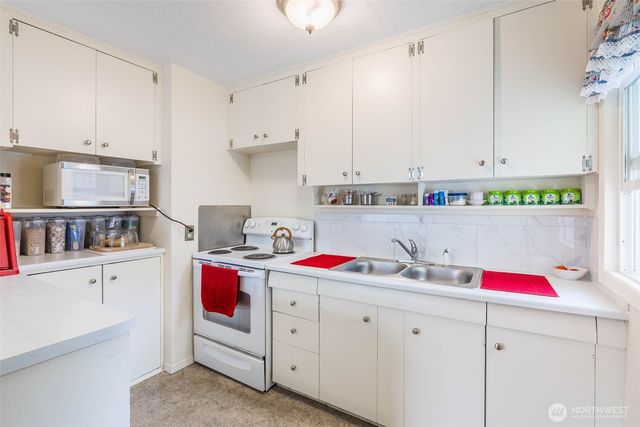 2703 Maple Street, Bremerton, WA 98310