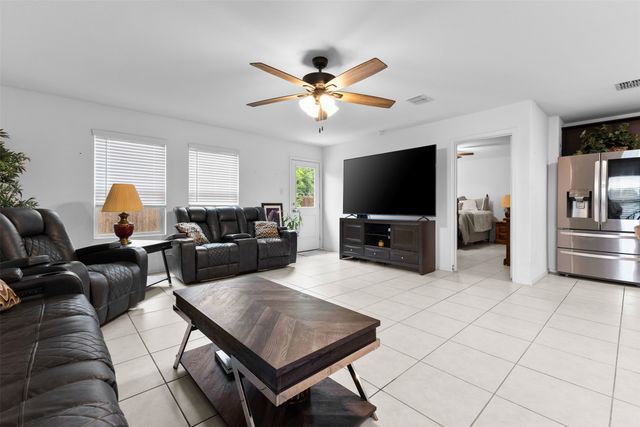 900 Odlozil Lane, Ennis, TX 75119