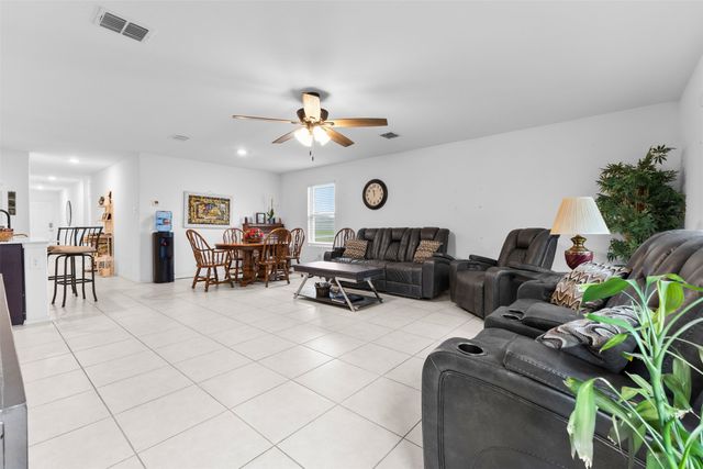 900 Odlozil Lane, Ennis, TX 75119