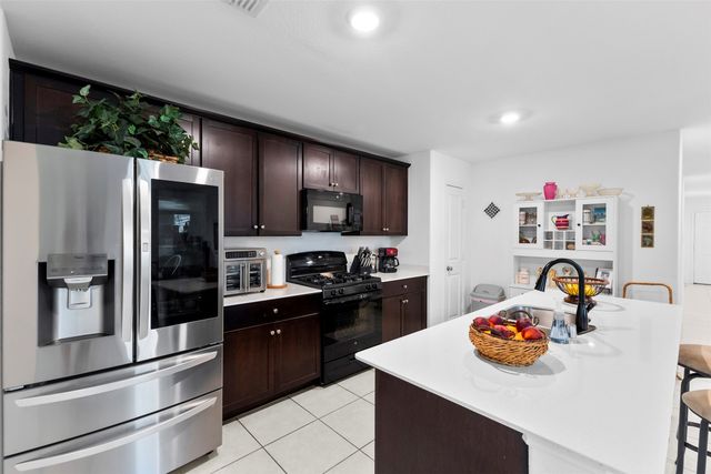 900 Odlozil Lane, Ennis, TX 75119