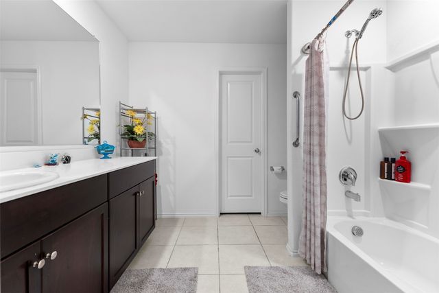 900 Odlozil Lane, Ennis, TX 75119
