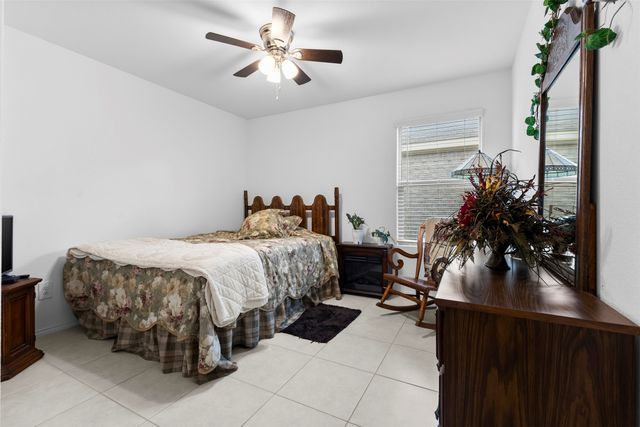 900 Odlozil Lane, Ennis, TX 75119