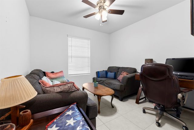 900 Odlozil Lane, Ennis, TX 75119
