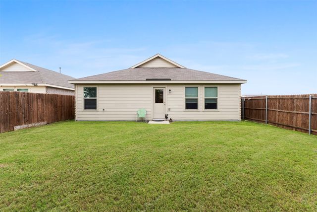 900 Odlozil Lane, Ennis, TX 75119