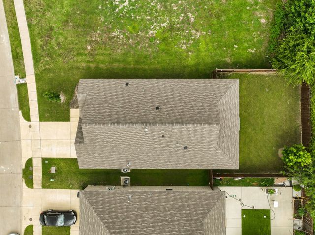 900 Odlozil Lane, Ennis, TX 75119
