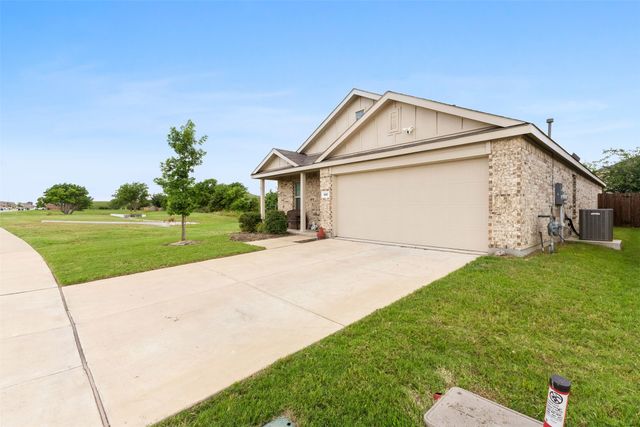 900 Odlozil Lane, Ennis, TX 75119