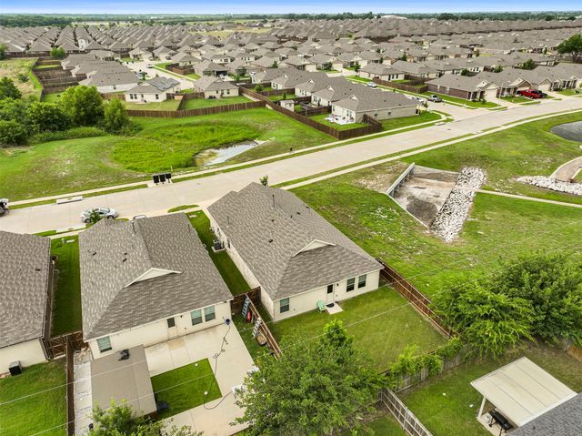 900 Odlozil Lane, Ennis, TX 75119