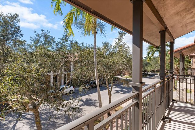 14725 SW 11th St, Pembroke Pines, FL 33027