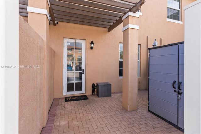 14725 SW 11th St, Pembroke Pines, FL 33027