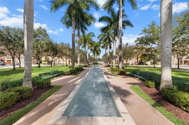 14725 SW 11th St, Pembroke Pines, FL 33027