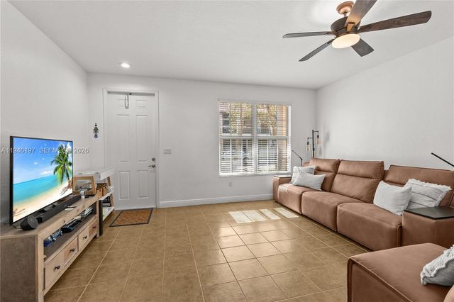 14725 SW 11th St, Pembroke Pines, FL 33027