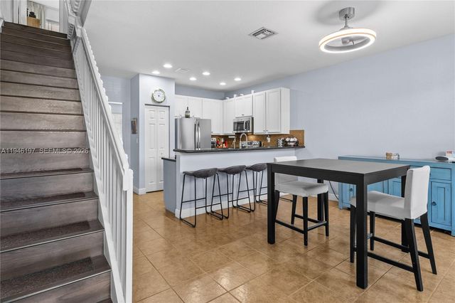 14725 SW 11th St, Pembroke Pines, FL 33027