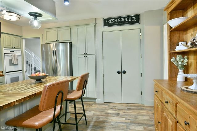 8093 S Park Drive, Garrettsville, OH 44231