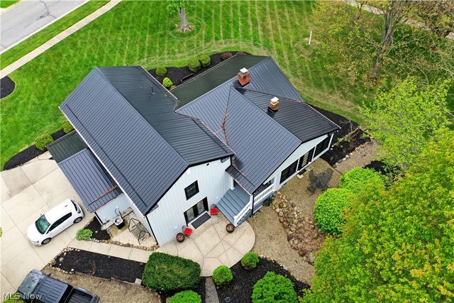 8093 S Park Drive, Garrettsville, OH 44231