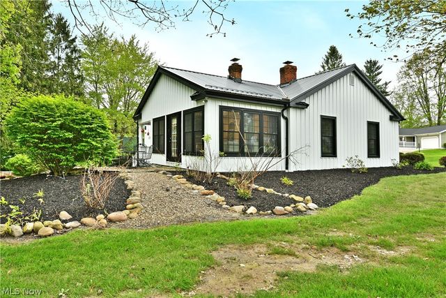 8093 S Park Drive, Garrettsville, OH 44231