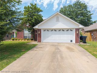 6516 Fallstone Road, Fort Smith, AR 72916