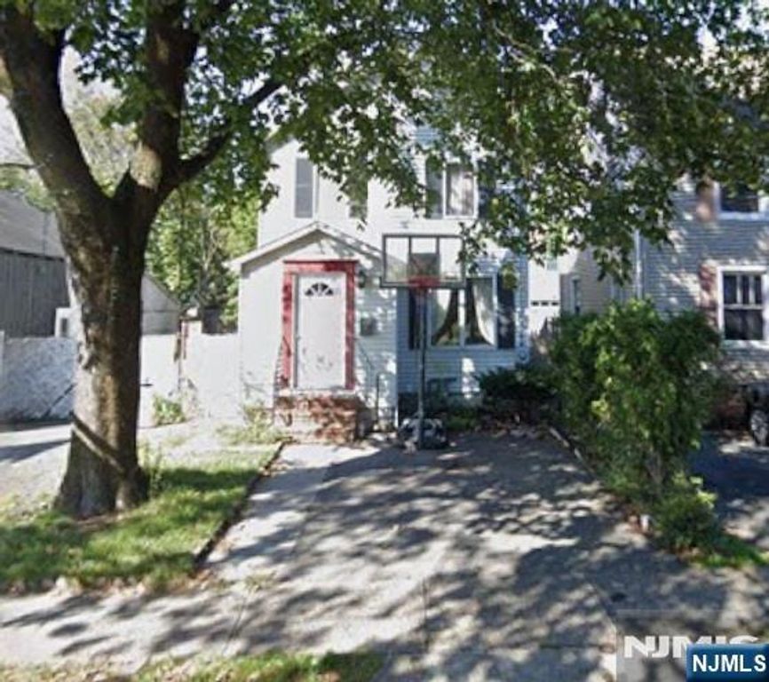 46 W Railroad Avenue, Tenafly, NJ 07670