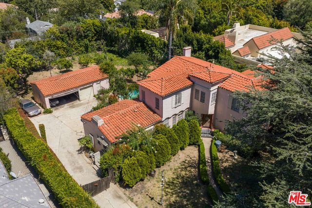 160 N Cliffwood Avenue, Los Angeles, CA 90049