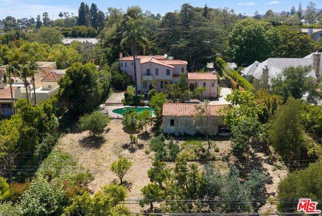 160 N Cliffwood Avenue, Los Angeles, CA 90049