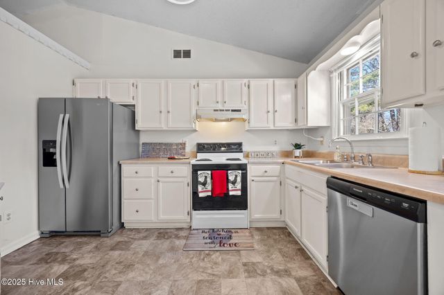 201 Meadow Lane, Jacksonville, NC 28546