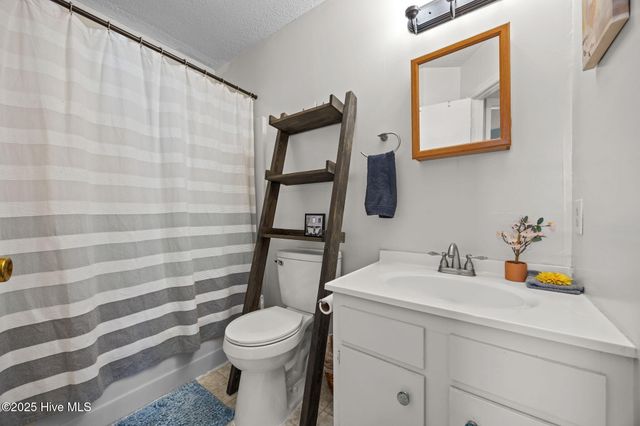 201 Meadow Lane, Jacksonville, NC 28546