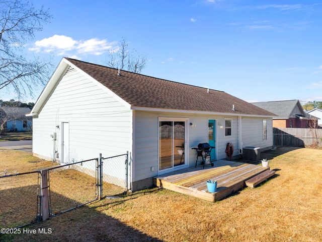 201 Meadow Lane, Jacksonville, NC 28546