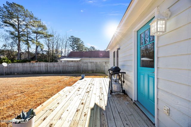 201 Meadow Lane, Jacksonville, NC 28546