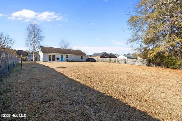 201 Meadow Lane, Jacksonville, NC 28546