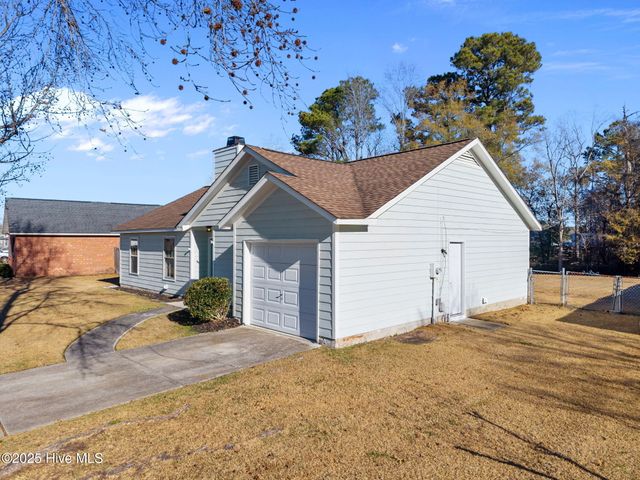 201 Meadow Lane, Jacksonville, NC 28546