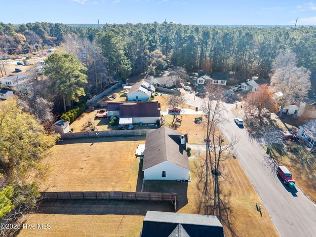 201 Meadow Lane, Jacksonville, NC 28546