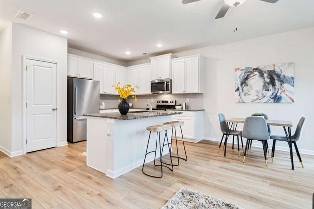 2824 Saratoga Lake View, Decatur, GA 30034