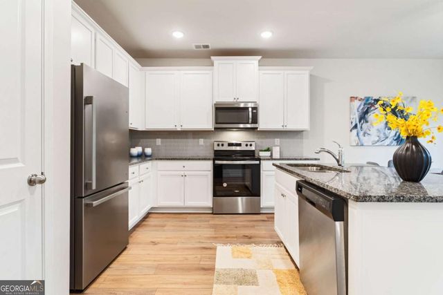 2824 Saratoga Lake View, Decatur, GA 30034