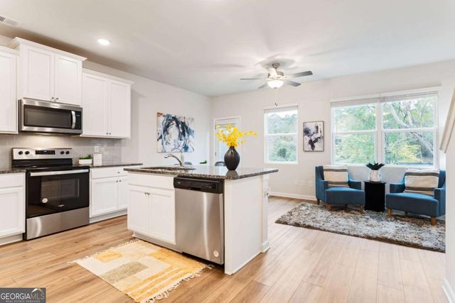 2824 Saratoga Lake View, Decatur, GA 30034