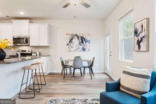 2824 Saratoga Lake View, Decatur, GA 30034