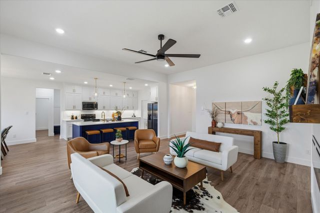 370 VZ County Road 3910, Wills Point, TX 75169