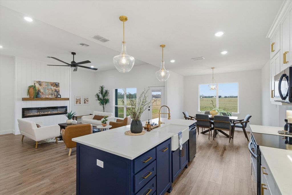 370 VZ County Road 3910, Wills Point, TX 75169