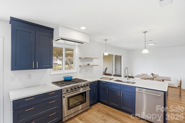 332 Shoreline Loop, Mooresville, NC 28117