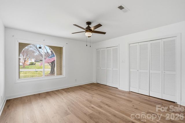 332 Shoreline Loop, Mooresville, NC 28117