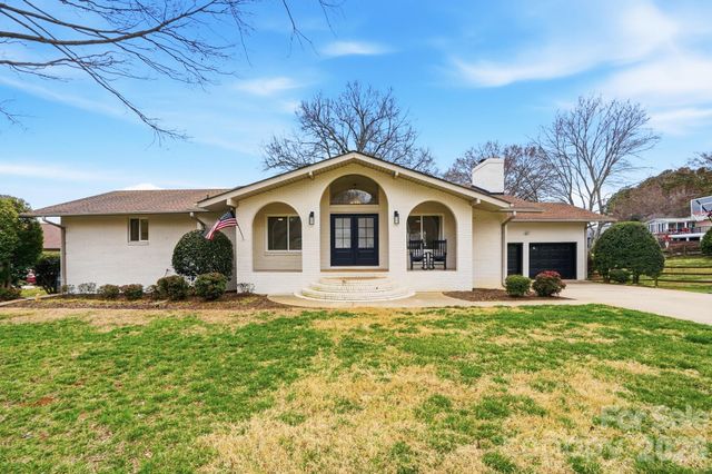 332 Shoreline Loop, Mooresville, NC 28117