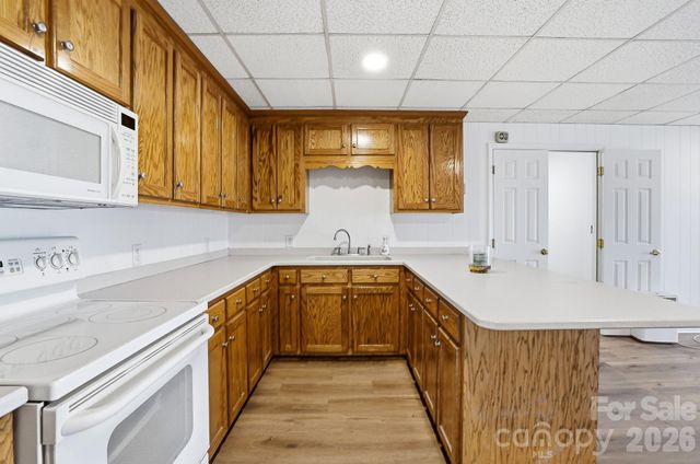 332 Shoreline Loop, Mooresville, NC 28117