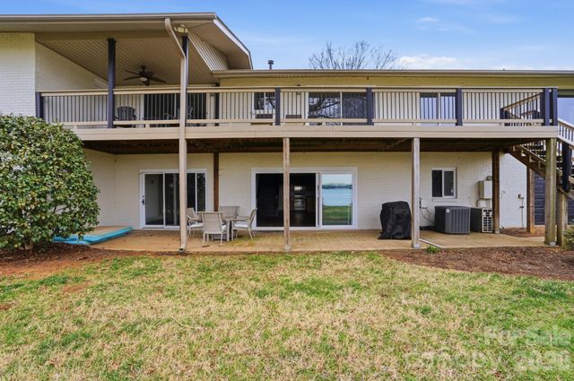 332 Shoreline Loop, Mooresville, NC 28117