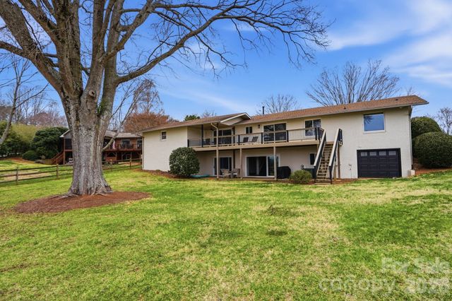 332 Shoreline Loop, Mooresville, NC 28117