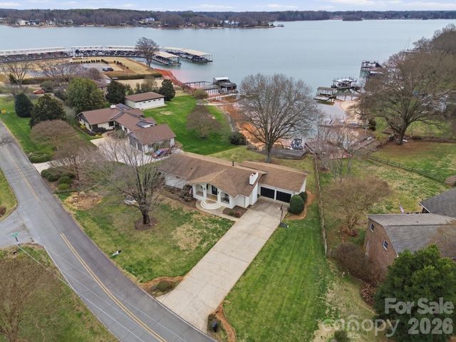 332 Shoreline Loop, Mooresville, NC 28117