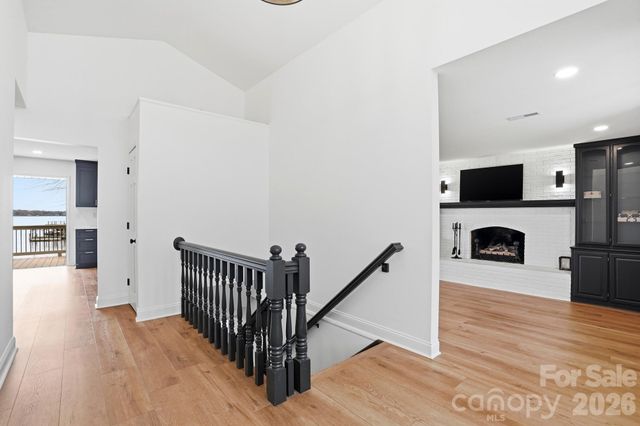 332 Shoreline Loop, Mooresville, NC 28117