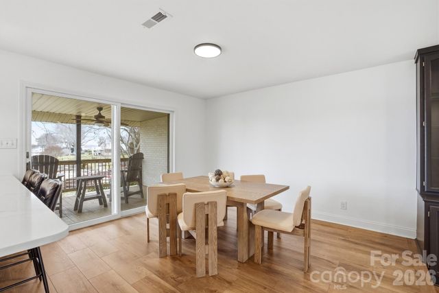 332 Shoreline Loop, Mooresville, NC 28117