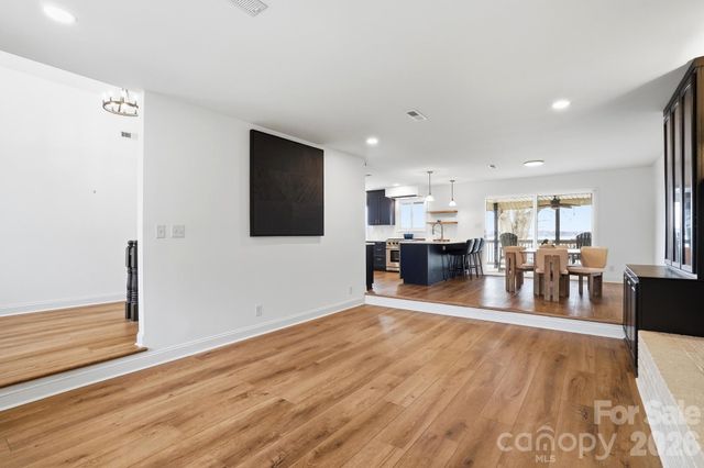 332 Shoreline Loop, Mooresville, NC 28117