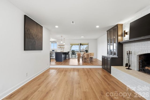 332 Shoreline Loop, Mooresville, NC 28117